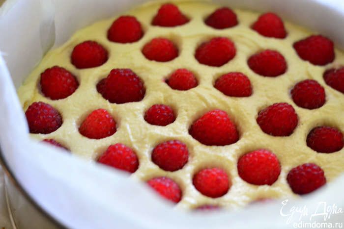Лучший рецепт лета: восхитительный творожный торт с ягодами в белом шоколаде 