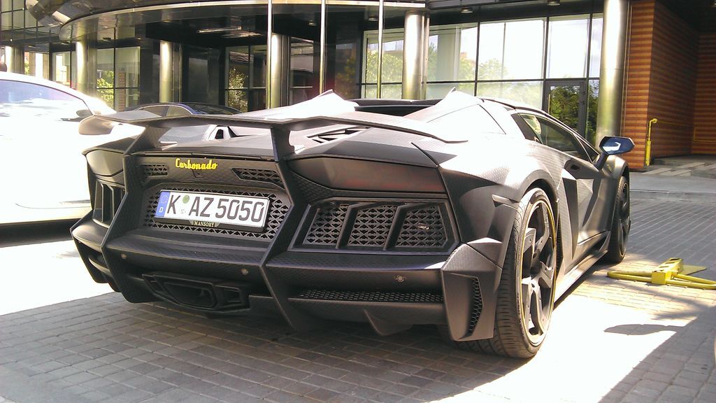 Посылка на 1 млн евро: как в Украину везли уникальную Lamborghini