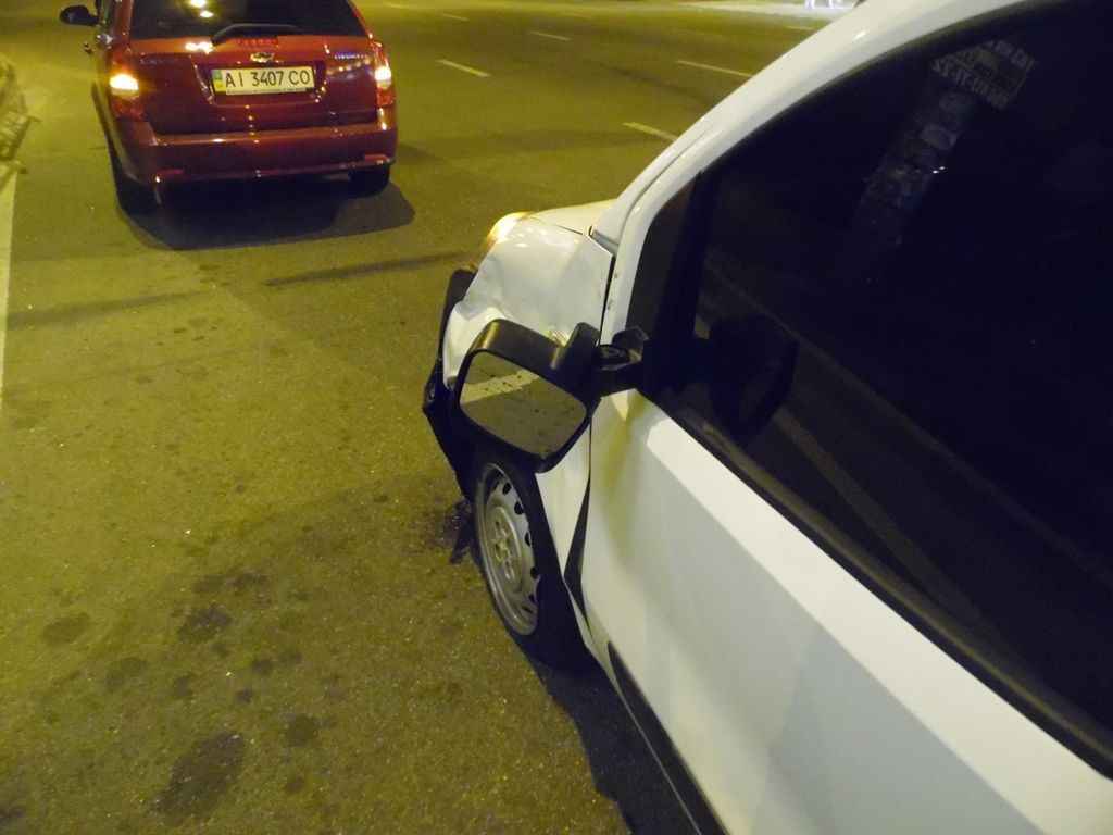 В Киеве в ДТП пострадали два мотоциклиста