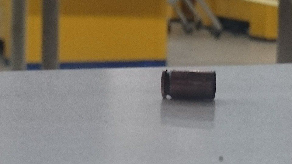 У харківському супермаркеті невідомий розстріляв чоловіка: фотофакт