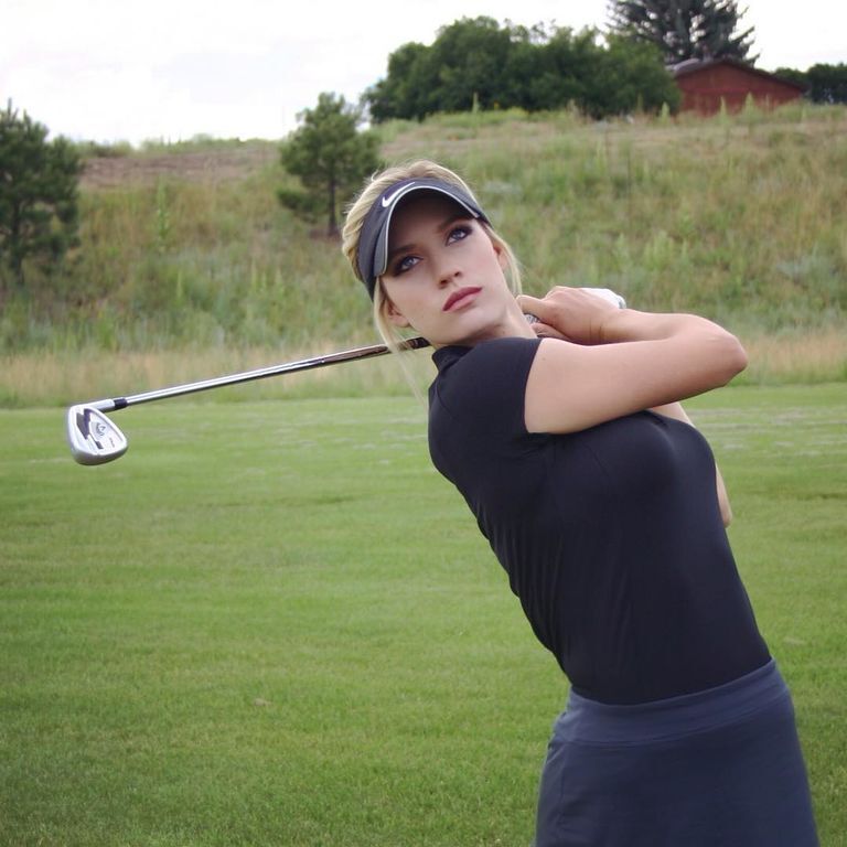 Сногсшибательная гольфистка покоряет Instagram своей красотой 