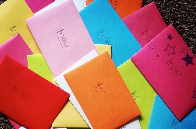 Окно памяти: умирающая от рака мама написала дочери записки на все случаи жизни