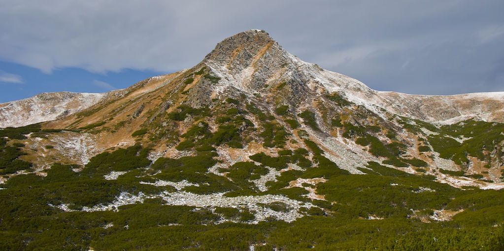 Топ-10 гірських вершин Карпат, які варто підкорити