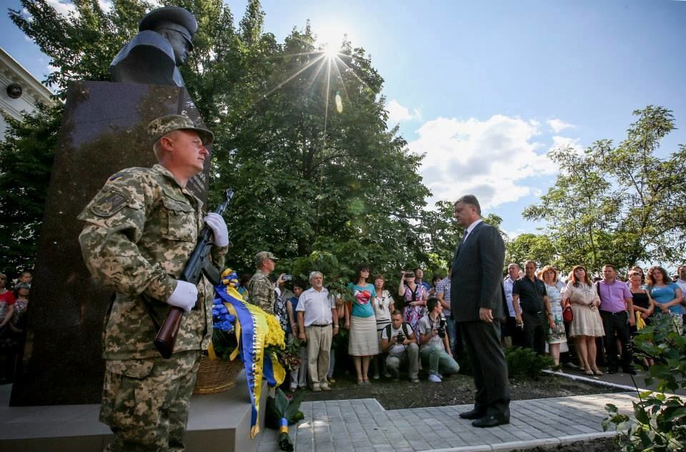 Діяльність Порошенка в липні: опублікований фотозвіт