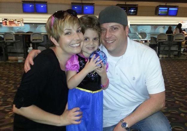 Окно памяти: умирающая от рака мама написала дочери записки на все случаи жизни