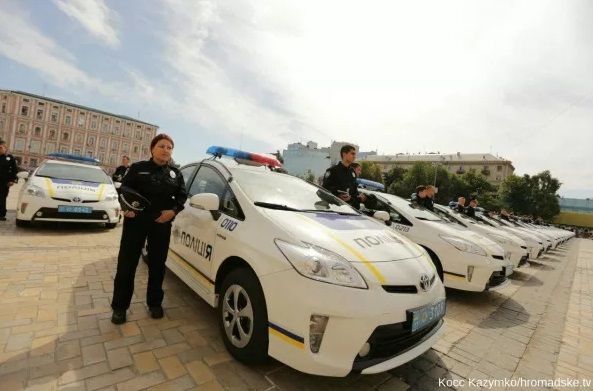 В Киеве приняли присягу новые полицейские: фото и видео