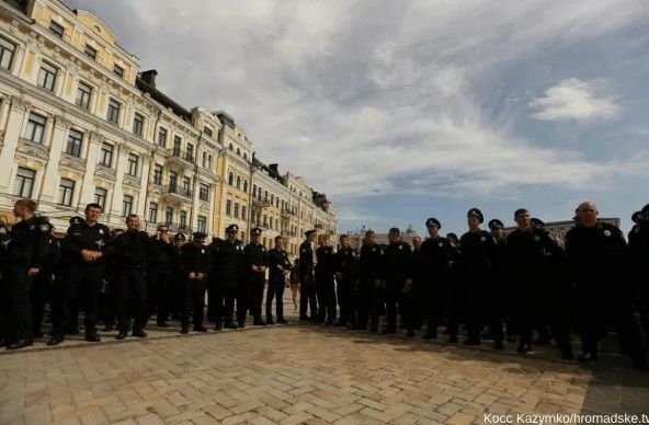 В Киеве приняли присягу новые полицейские: фото и видео