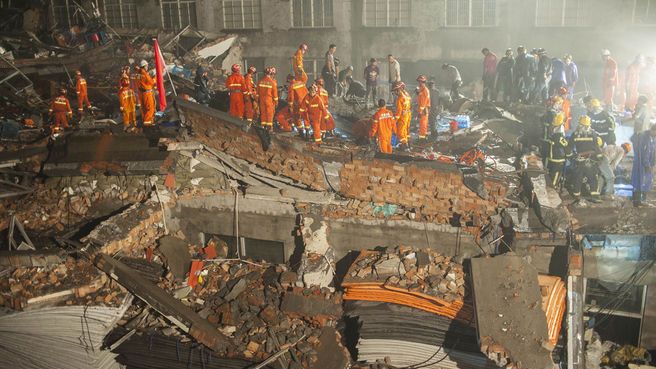 У Китаї обвалилася фабрика: є жертви. Опубліковано фото і відео