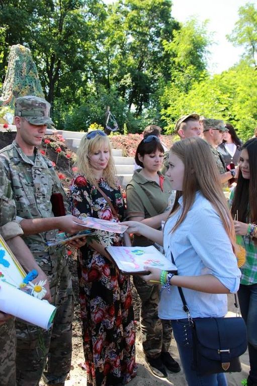 Между Славянском и Краматорском открыли памятник погибшим героям АТО: опубликованы фото