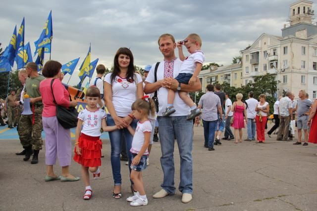 Жители Краматорска отметили годовщину освобождения гимном Украины