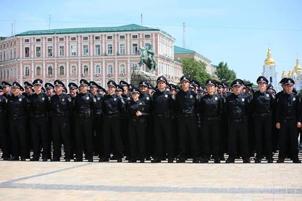 Нічна варта. У МВС похвалилися вдалим "полюванням" нових патрульних: опубліковані фото