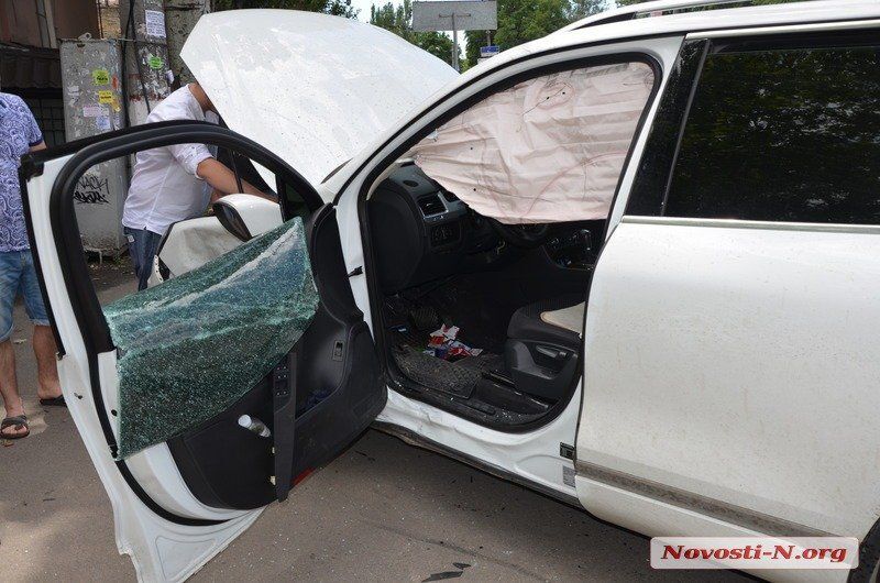 В Николаеве в авто главы обллесхоза врезался Chevrolet военных: есть раненые