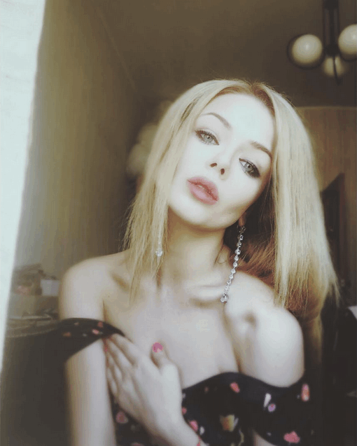 Алина Гросу перекрасилась в блондинку: новый образ певицы 
