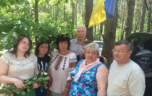 Не дождались Порошенко: в Беларуси Жизневского назвали Героем Украины: фотофакт