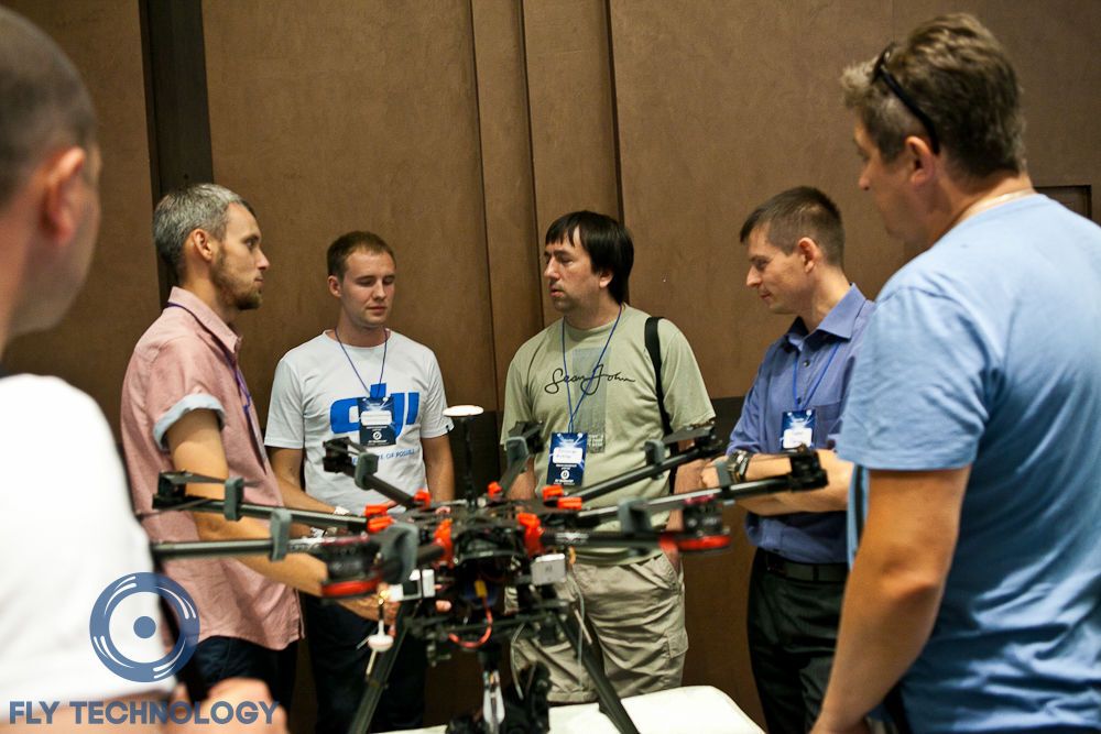 В Киеве сделали самое массовое селфи с дрона: фоторепортаж