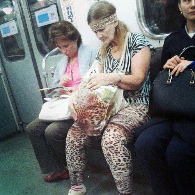  Самые яркие модники петербургского метро: бабушки из 19 века, кокошники и ковбои