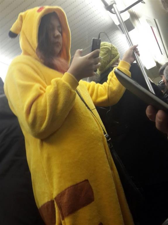  Самые яркие модники петербургского метро: бабушки из 19 века, кокошники и ковбои