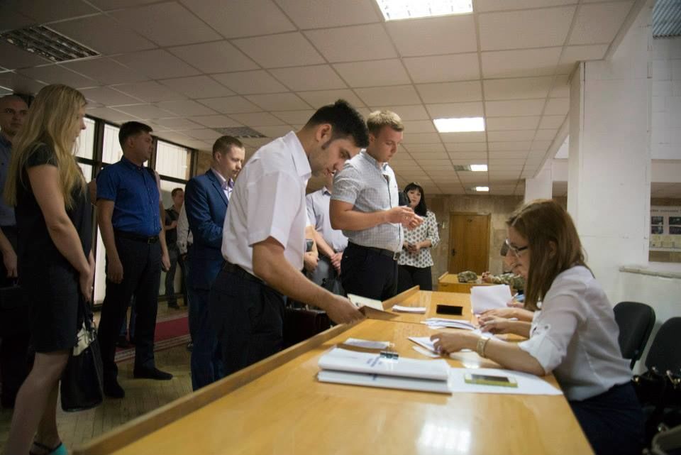 Антикоррупционное бюро ищет более 200 детективов на зарплату в 30 тыс. грн