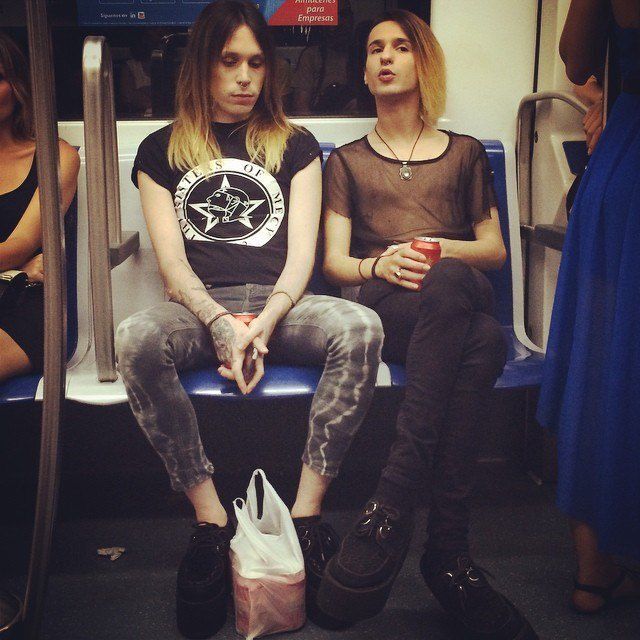  Самые яркие модники петербургского метро: бабушки из 19 века, кокошники и ковбои