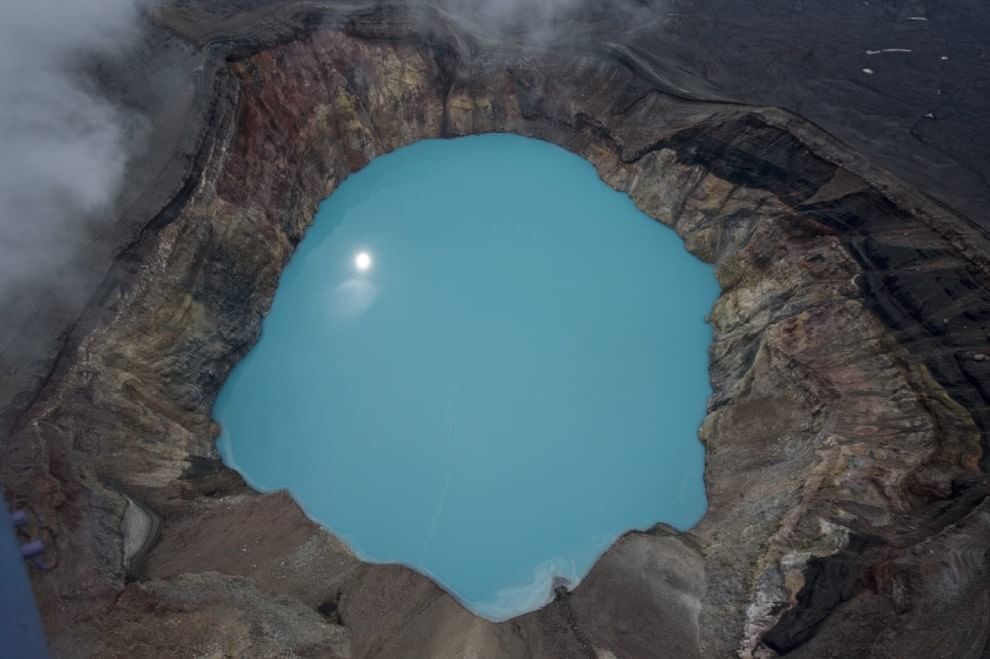 20 невообразимых озер в кратерах потухших вулканов