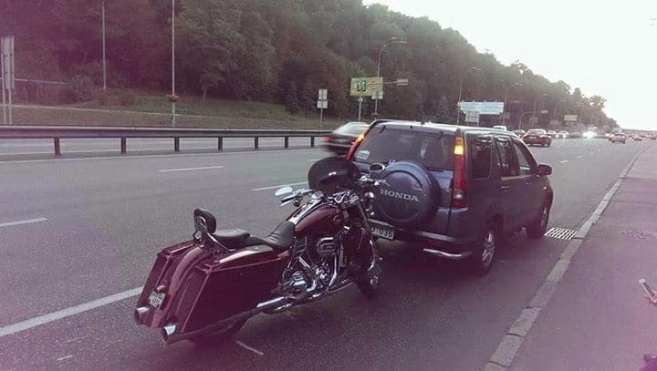 Швайка на своєму скандальному Harley влаштував ДТП: опубліковано фото