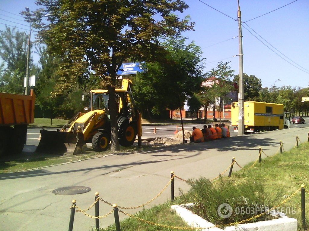 На киевской улице провалился асфальт