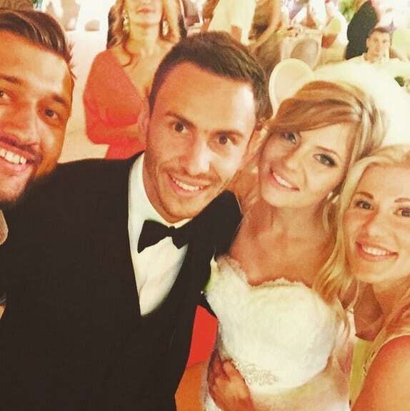 Жена футболиста "Динамо" показала волшебные фото со свадьбы