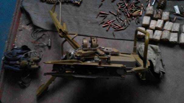 На Луганщині СБУ знайшла схованку з броньовиком і зброєю: фотофакт