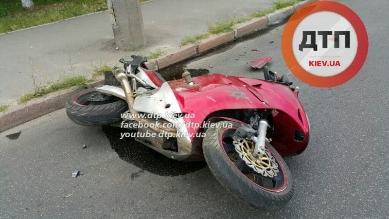В Киеве разбился насмерть мотоциклист
