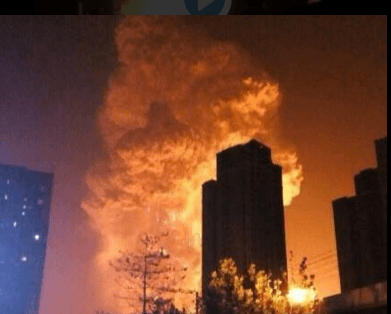 Апокаліпсис. У Китаї в небо злетів вогняний стовп: фото- і відео факти