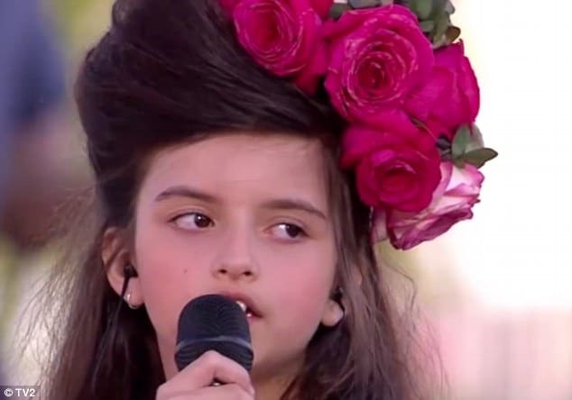 8-летняя девочка с необычным голосом Эми Уайнхаус стала сенсацией сети