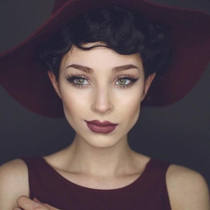 Настоящая магия: девушка воплотила семь разных образов с помощью макияжа