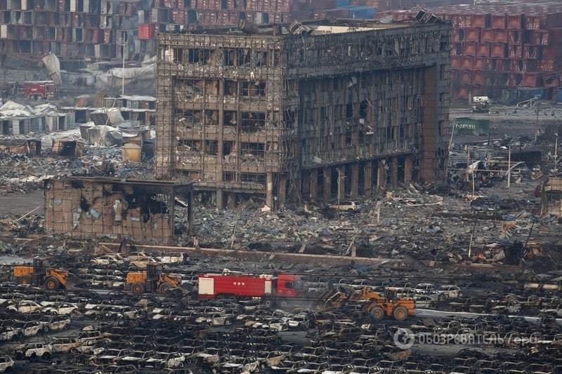 Взрыв в Китае уничтожил почти две тысячи новых авто: опубликованы фото