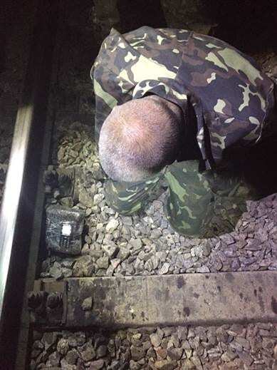 Диверсанты на Харьковщине готовились взорвать военный поезд: опубликованы фото и видео