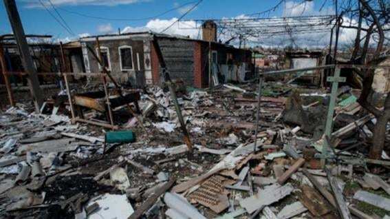 Южный фронт: в сети показали руины вокруг Мариуполя. Фоторепортаж