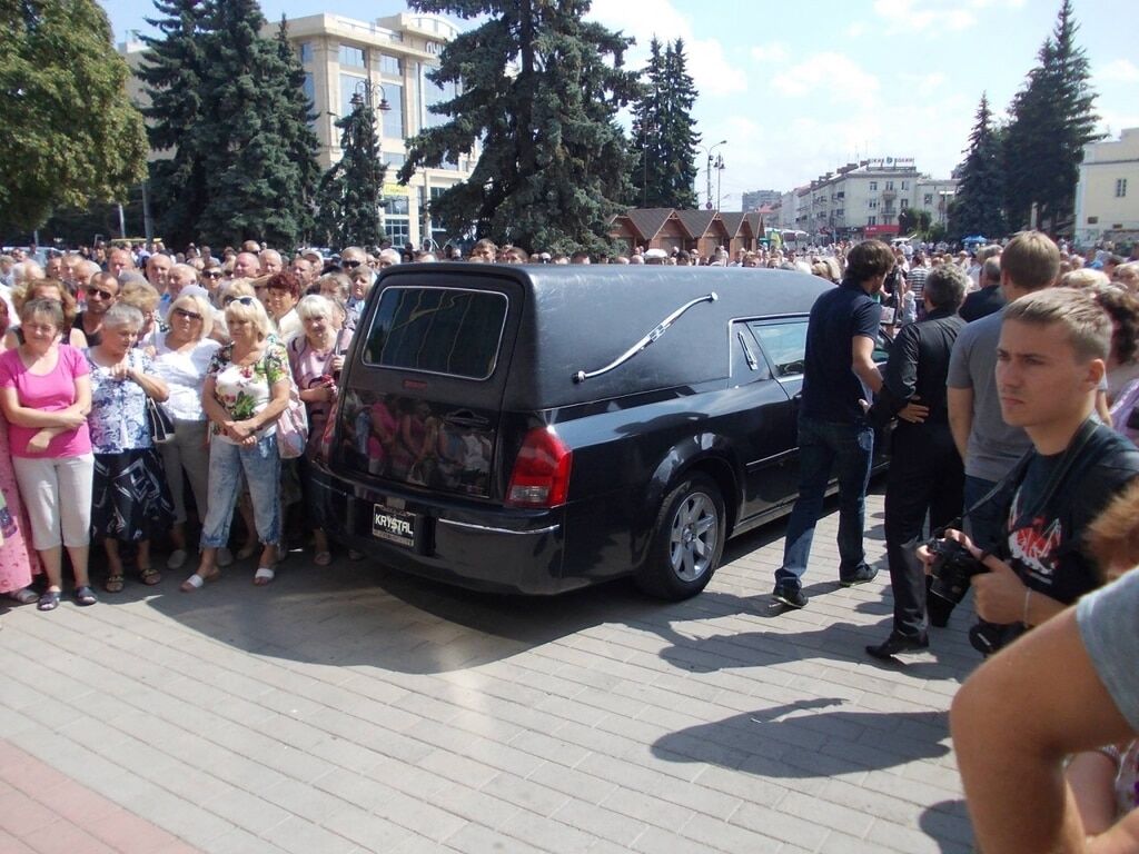 У Луцьку прощаються з Єремеєвим: приїхали колеги та друзі