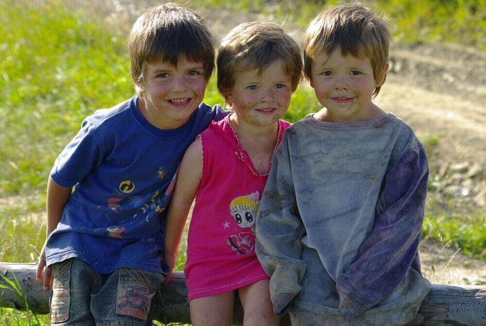 Як живуть маленькі гуцули: унікальний репортаж про дітей Карпат