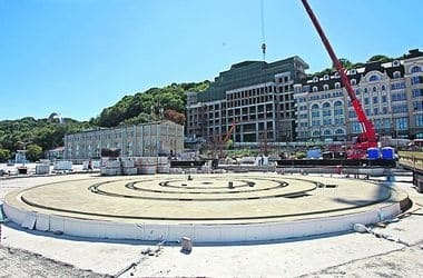 Прогулки возле нового фонтана: в Киеве откроют Почтовую площадь