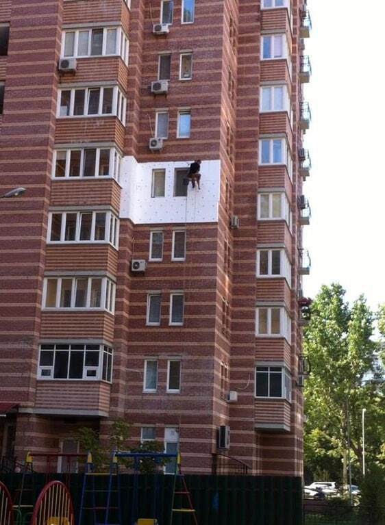 Насолити ближньому. У Києві мешканці висотки помстилися сусідові за утеплювач: фотофакт