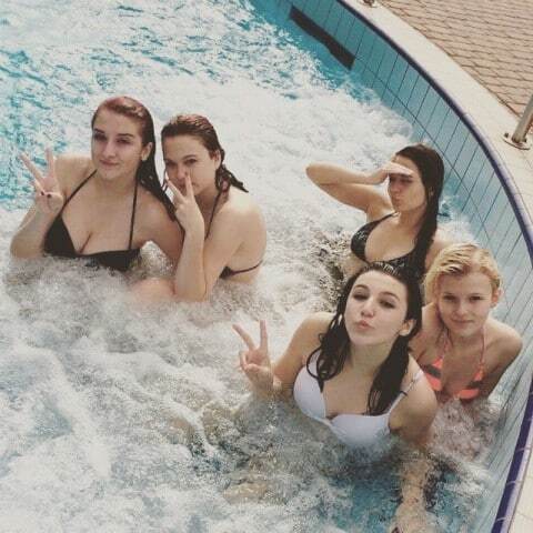 Девочка из Украины в составе чешского гелз-бенда покорила мир 