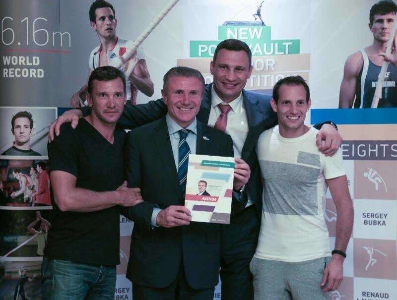 Шевченко і Кличко повели Бубку у президенти: фотоофакт