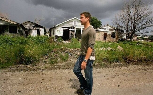 Звездная щедрость: Брэд Питт построил сотни домов для семей, пострадавших от урагана