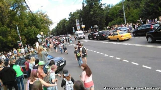 "Було дуже страшно": у Москві натовп ОМОНу побив дітей на фестивалі. Опубліковані фото і відео