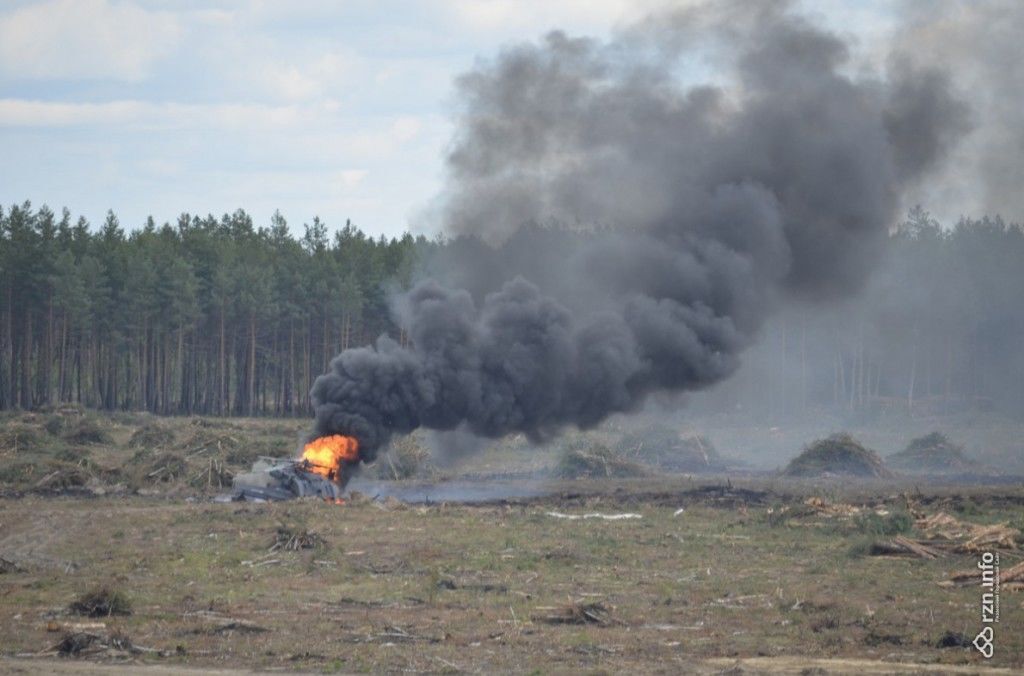 У Росії прямо під час авіашоу впав новітній бойовий вертоліт: опубліковані фото