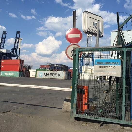 СБУ викрила тіньову схему в Одеському порту: опубліковані фото