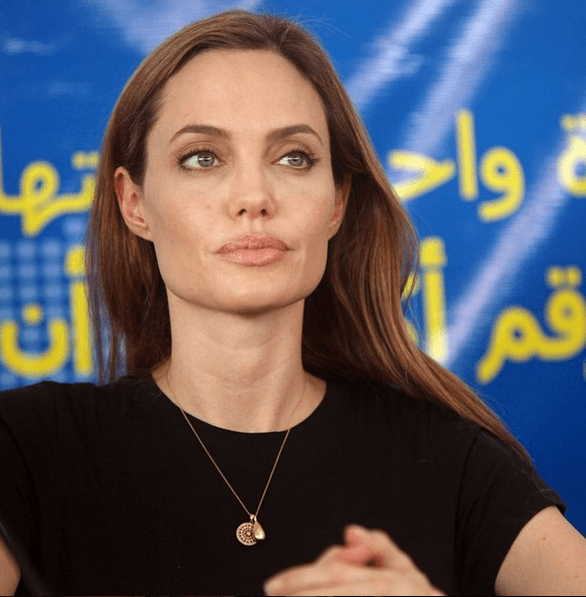 Джоли достигла критического веса – 37 кг: как менялась фигура актрисы за последние годы