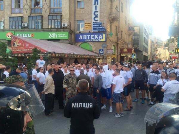 Хроніка фанатських бійок на Майдані: затримані десятки хуліганів, є постраждалі