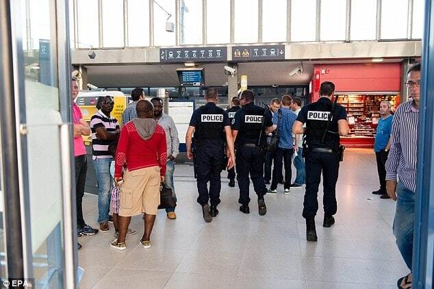 Во Франции неизвестный открыл стрельбу в поезде из "Калашникова": опубликованы фото