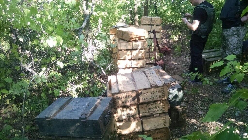 Тука показал найденный в мирной части Луганской области "подарок"