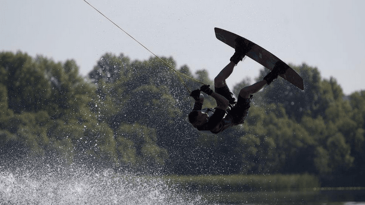 Мэр-экстремал: Кличко поразил киевлян головокружительными трюками на Днепре. Опубликованы фото
